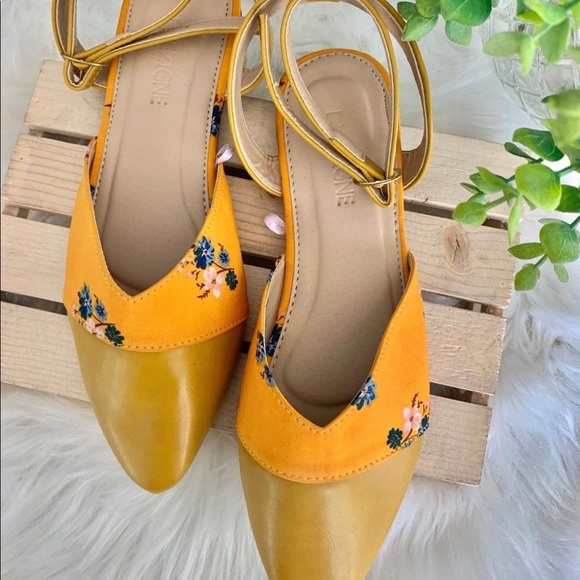 Zeina V Style Mules - Picture 5 of 5